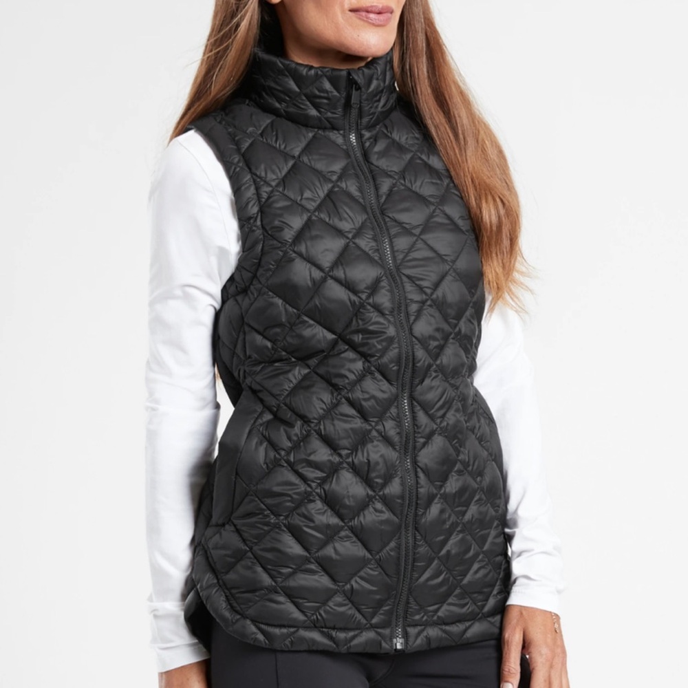 Athleta Whisper Featherless Vest in Black